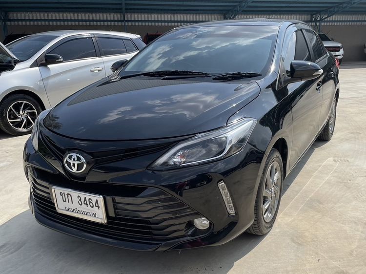 รถ Toyota Vios 1.5 Mid สี ดำ