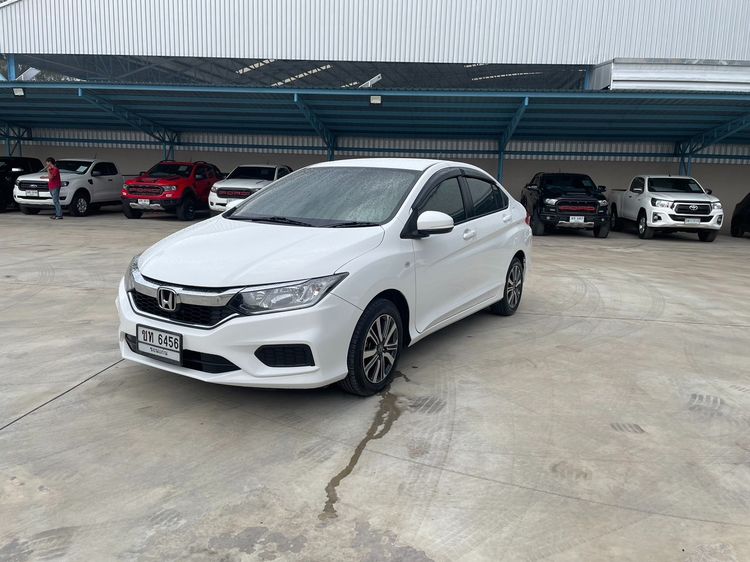 Honda City 2017 1.5 V i-VTEC Sedan เบนซิน ไม่ติดแก๊ส เกียร์อัตโนมัติ ขาว