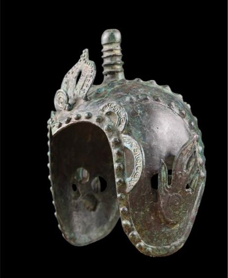 หมวกรูปมนุษย์สำริดโบราณ รูปที่ 3