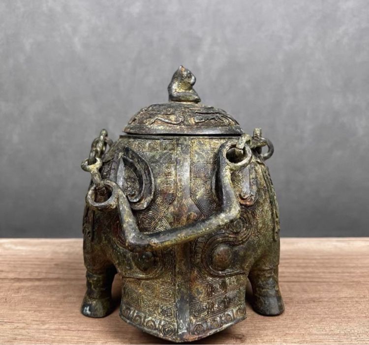 งานสำริดโบราณรูปหมูสมัยราชวงค์ซาง รูปที่ 4