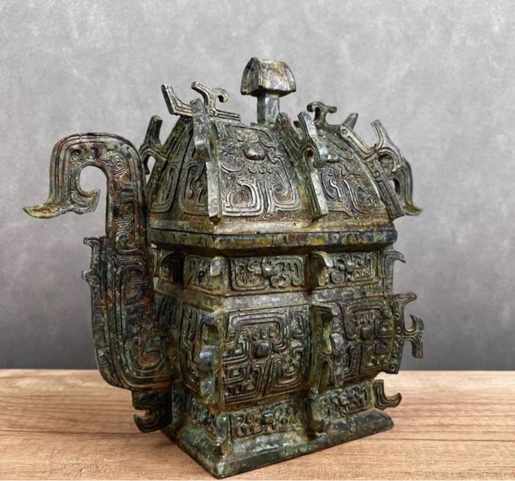 งานสำริดโบราณซิจู่ฟางอี๋ รูปที่ 4