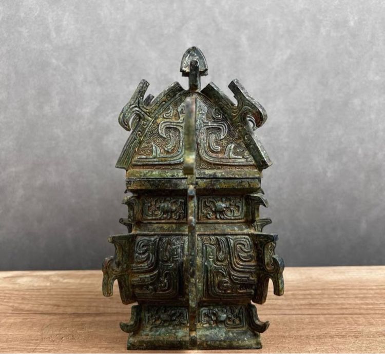 งานสำริดโบราณซิจู่ฟางอี๋ รูปที่ 5