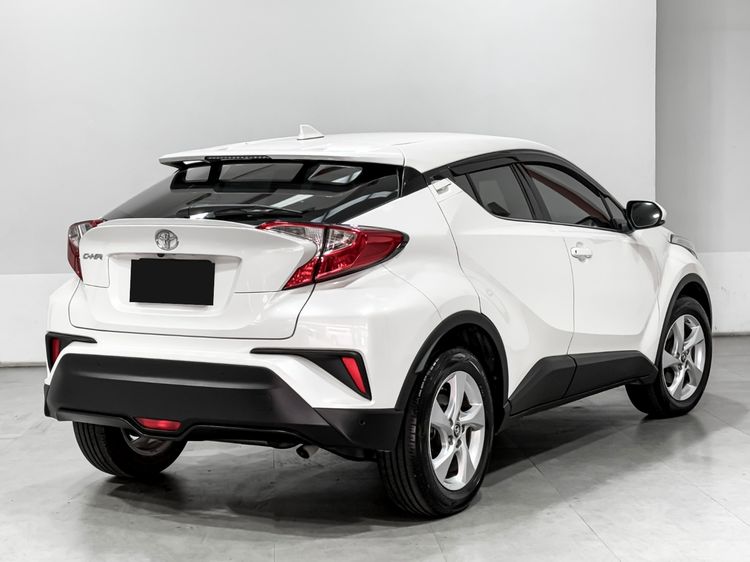 Toyota C-HR 2018 1.8 Mid Utility-car เบนซิน เกียร์อัตโนมัติ ขาว รูปที่ 4