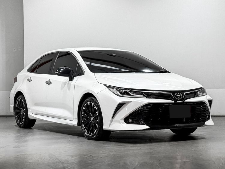 Toyota Altis 2022 1.8 GR Sport CVT Sedan เบนซิน เกียร์อัตโนมัติ ขาว รูปที่ 3