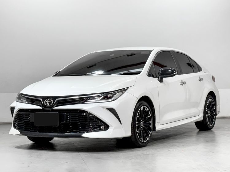 Toyota Altis 2022 1.8 GR Sport CVT Sedan เบนซิน เกียร์อัตโนมัติ ขาว