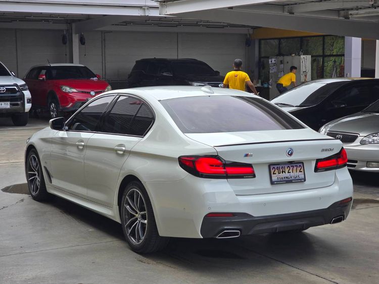 BMW Series 5 2021 520d Sedan ดีเซล ไม่ติดแก๊ส เกียร์อัตโนมัติ ขาว รูปที่ 4