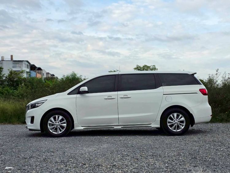 Kia Grand Carnival 2017 2.2 LX Van ดีเซล ไม่ติดแก๊ส เกียร์อัตโนมัติ ขาว รูปที่ 3