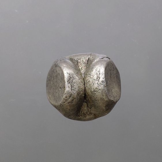 พดด้วง ขนาด 1 บาท อยุธยา ตราราชวัตร 9 จุด สภาพสวย รูปที่ 4