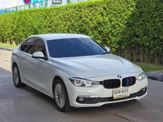 BMW 320D 2.0 ICONIC รุ่นนี้ เครื่องดีเซล ยอดฮิต
