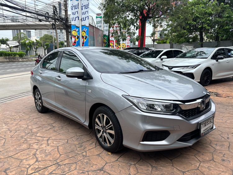 รถ Honda City 1.5 V สี เทา
