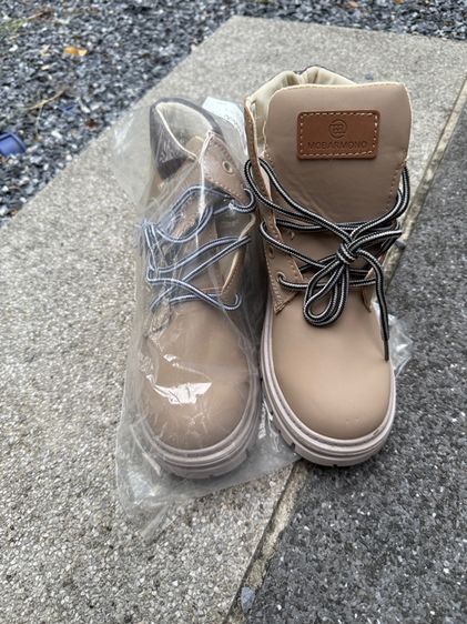 รองเท้าบูทน้ำตาล