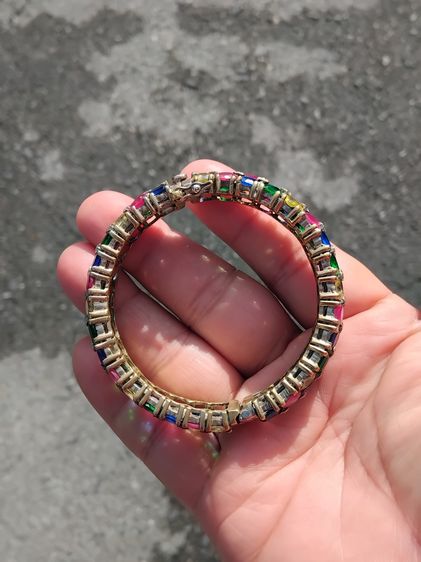 กำไล ประดับพลอย เนื้อเงิน ขนาดใหญ่ มีน้ำหนัก มีตะขอแกะออกได้ งานละเอียด ฝีมือ ทำอย่างสวย สมบูรณ์ หนา แข็งแรง หายาก รูปที่ 2