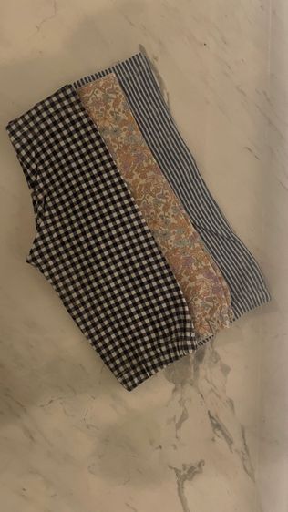 หญิง หลากสี อื่นๆ อื่นๆ กางเกงผ้า 4 ส่วน ยี่ห้อ uniqlo 3 ตัว