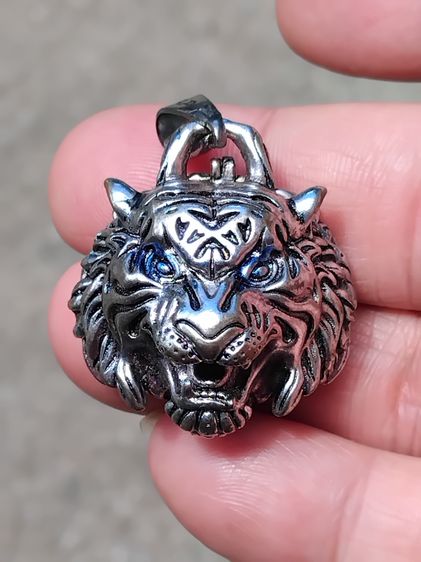 หน้าเสือ เนื้อเงิน แกะได้ มีตะขอล็อก หูแขวน มีน้ำหนัก งานสวย ประณีต แปลก หายาก