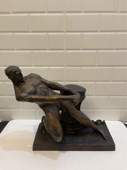 รูปปั้นกะลาสีถอดสมอทองเหลือง รูปที่ 2