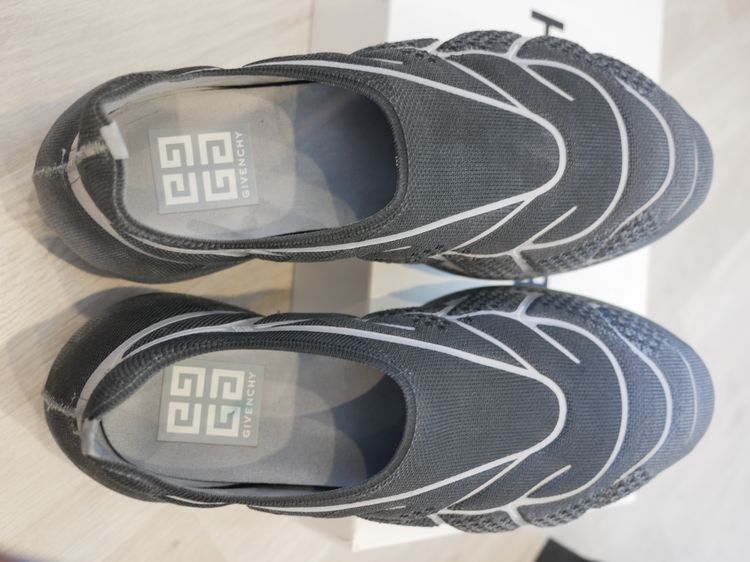 รองเท้า sneakers Givenchy TK-360 เป็น knit size EU 43 ใหญ่กว่าไซส์ พอดีสำหรับคนเท้า EU 42 มือสอง สภาพ 90 รูปที่ 4