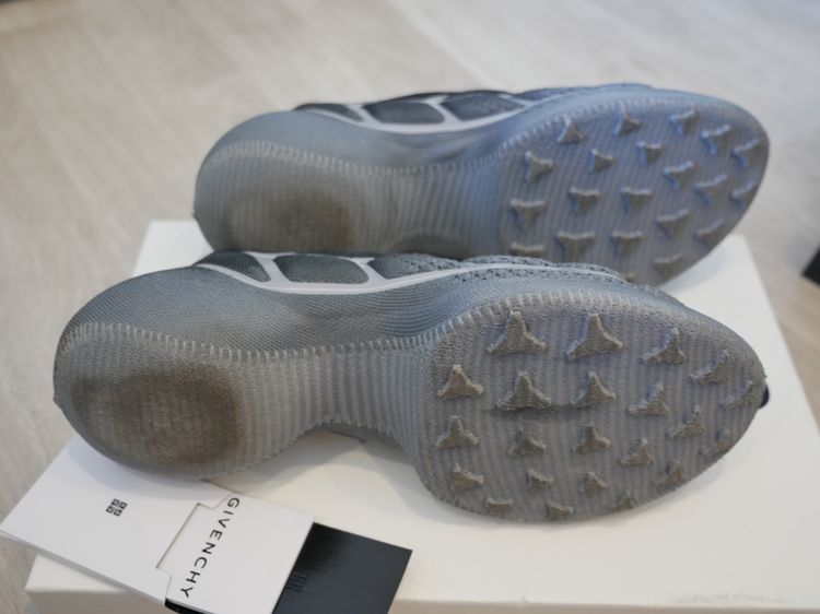 รองเท้า sneakers Givenchy TK-360 เป็น knit size EU 43 ใหญ่กว่าไซส์ พอดีสำหรับคนเท้า EU 42 มือสอง สภาพ 90 รูปที่ 3