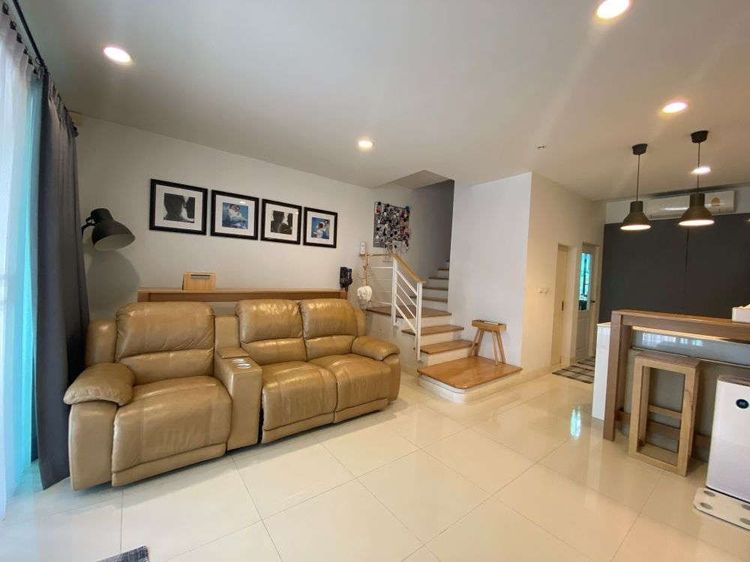 ตกแต่งครบ ขายทาวน์โฮม 3 ชั้น หมู่บ้านบ้านกลางเมืองสุขสวัสดิ์ 20 ตร.ว เพียง 6.5 ลบ. เท่านั้น บางพึ่ง พระประแดง พระราม 3 สมุทรปราการ รูปที่ 3