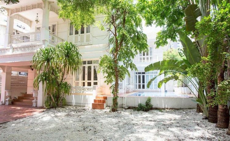 ตกแต่งครบ ไม่ใช่ ขายบ้านเดี่ยว 2 ชั้น พร้อมที่ดิน ขนาด 133.7 ตรว. สุขุมวิท 33 ตรงข้ามห้างเอ็มสเฟียร์ ใจกลางสุขุมวิท ใกล้ BTS พร้อมพงษ์ และ EmDistrict รูปที่ 2