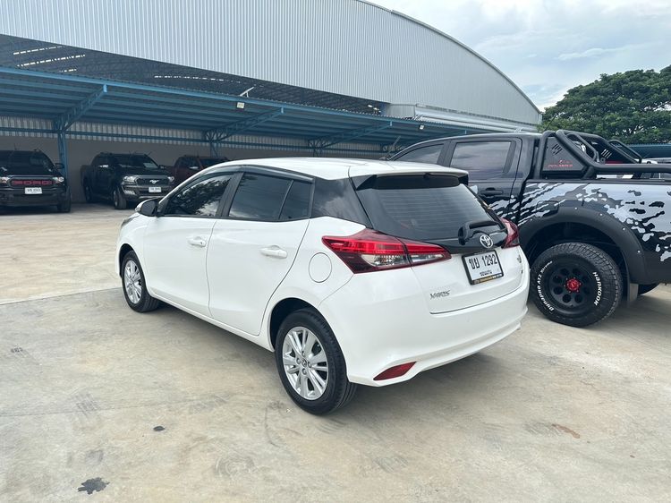 Toyota Yaris 2019 1.2 E Sedan เบนซิน ไม่ติดแก๊ส เกียร์อัตโนมัติ ขาว รูปที่ 4