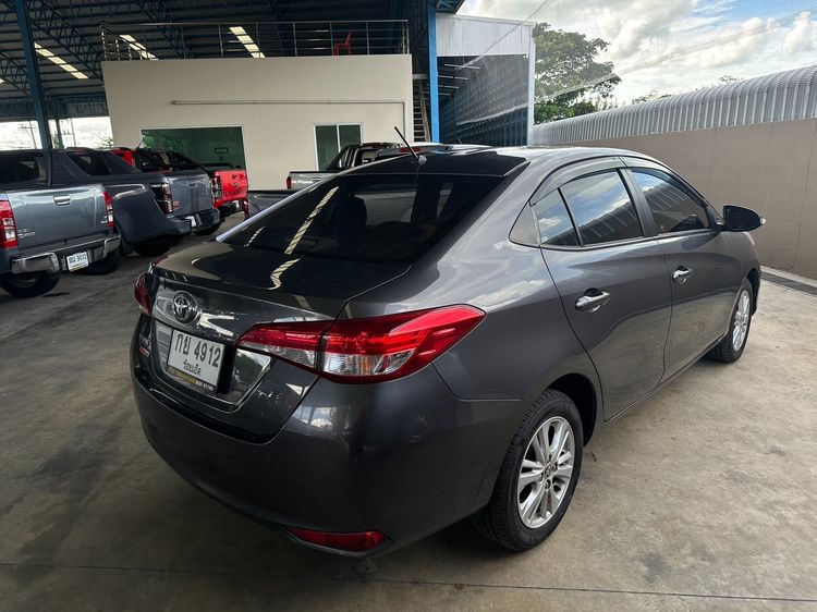 Toyota Yaris ATIV 2019 1.2 E Sedan เบนซิน ไม่ติดแก๊ส เกียร์อัตโนมัติ เทา รูปที่ 3