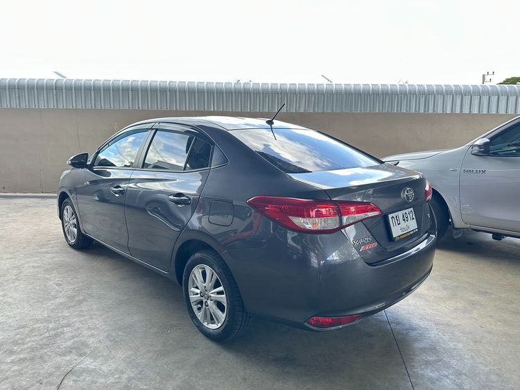 Toyota Yaris ATIV 2019 1.2 E Sedan เบนซิน ไม่ติดแก๊ส เกียร์อัตโนมัติ เทา รูปที่ 4