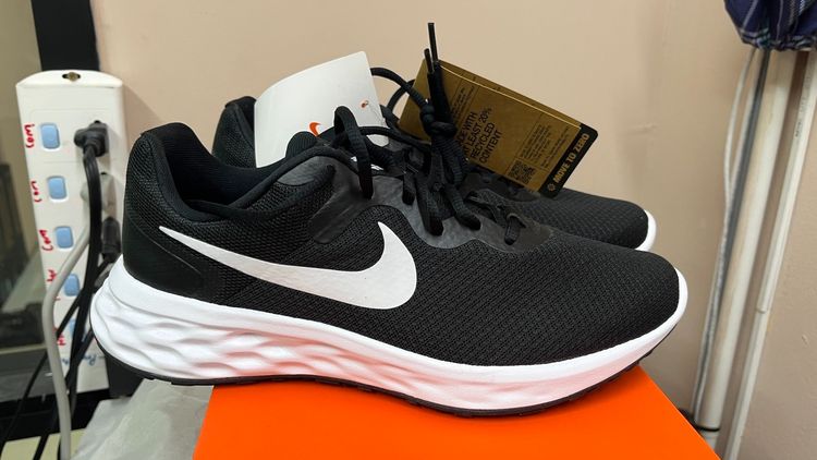 รองเท้า Nike Revolution 6 (แท้ ใหม่)