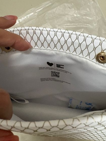 กระเป๋าเครื่องสำอาง YSL รูปที่ 4