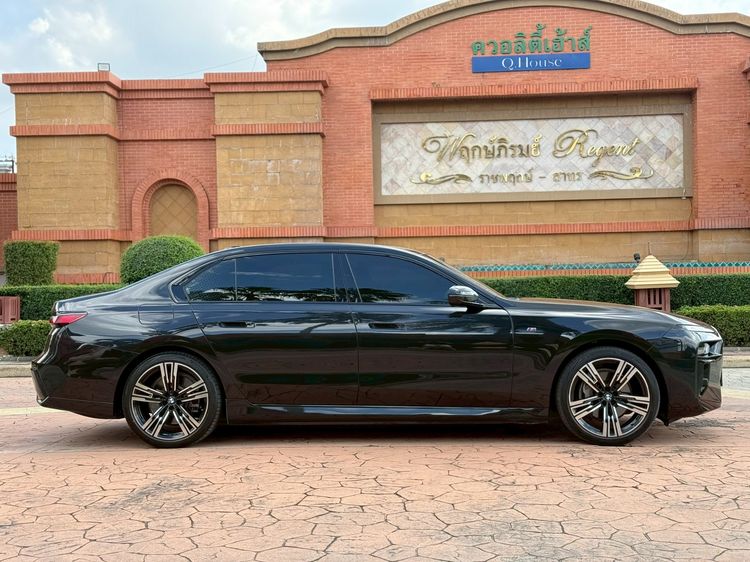 BMW รุ่นอื่นๆ 2023 รุ่นย่อยอื่นๆ Sedan ไฟฟ้า เกียร์อัตโนมัติ ดำ รูปที่ 3