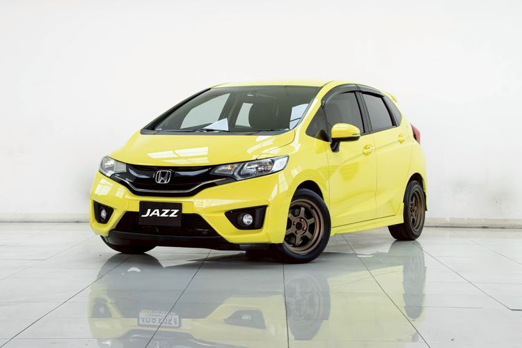 รถ Honda Jazz 1.5 SV สี เหลือง