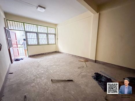 ไม่ใช่ ขายตึกแถว ถนนปั้น สีลม สาธร อยู่ด้านหลังวัดแขก พร้อมที่จอดรถ 1 คัน รูปที่ 4