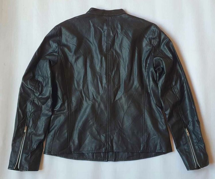 Uniqlo แจ็คเก็ตหนังสีดํา รูปที่ 5