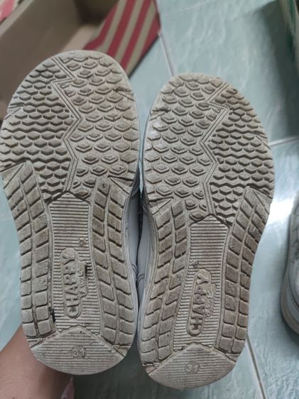 ขายเหมารองเท้าเด็กนักเรียนหญิง 4 คู่ รูปที่ 2