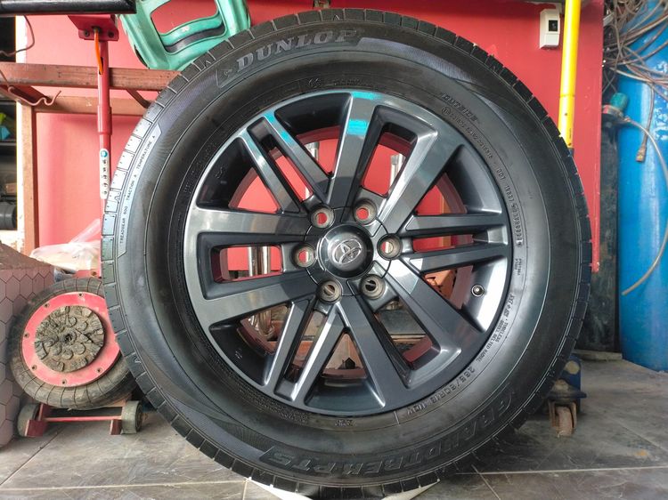 แม็กโตโยต้า สีอบpowder coat ขอบ18 พร้อมยางดันลอป 265 60 18 ปี24 ใส่revo vigo fortunerได้ทุกรุ่น