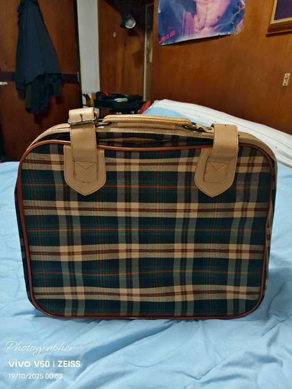 กระเป๋า เอกสาร หรือ ใส่เสื้อผ้าเดินทางได้ สภาพดี ขาย 500 บาท   รูปที่ 2