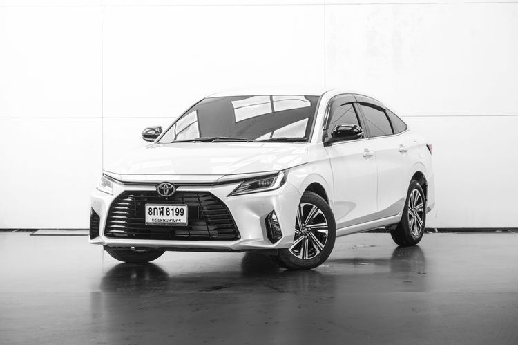 Toyota Yaris 2023 1.2 Premium Sedan เบนซิน ไม่ติดแก๊ส เกียร์อัตโนมัติ ขาว รูปที่ 2