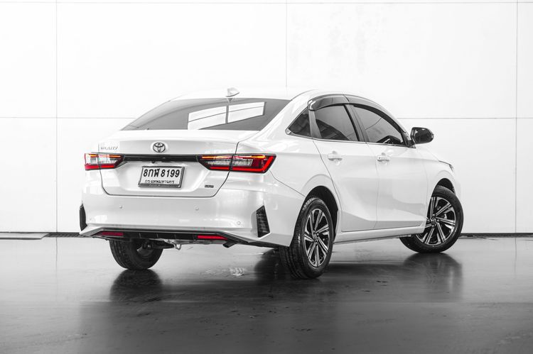 Toyota Yaris 2023 1.2 Premium Sedan เบนซิน ไม่ติดแก๊ส เกียร์อัตโนมัติ ขาว รูปที่ 4