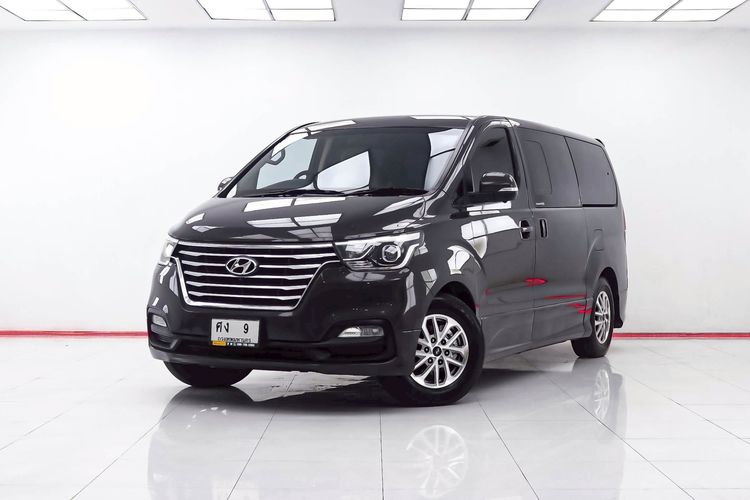 รถ Hyundai H-1  2.5 Elite สี น้ำตาล