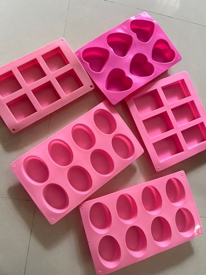 ฟรี แม่พิมพ์ซิลิโคนเหมือนใหม่ใช้ไป 2-3 ครั้ง
