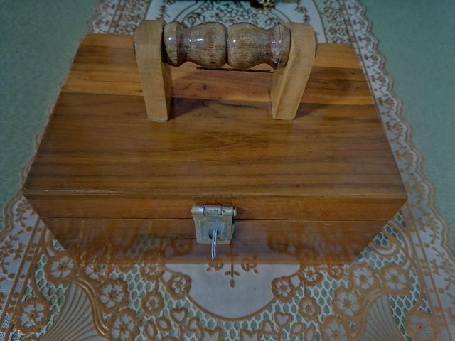 กระปุกใส่เงินไม้สัก