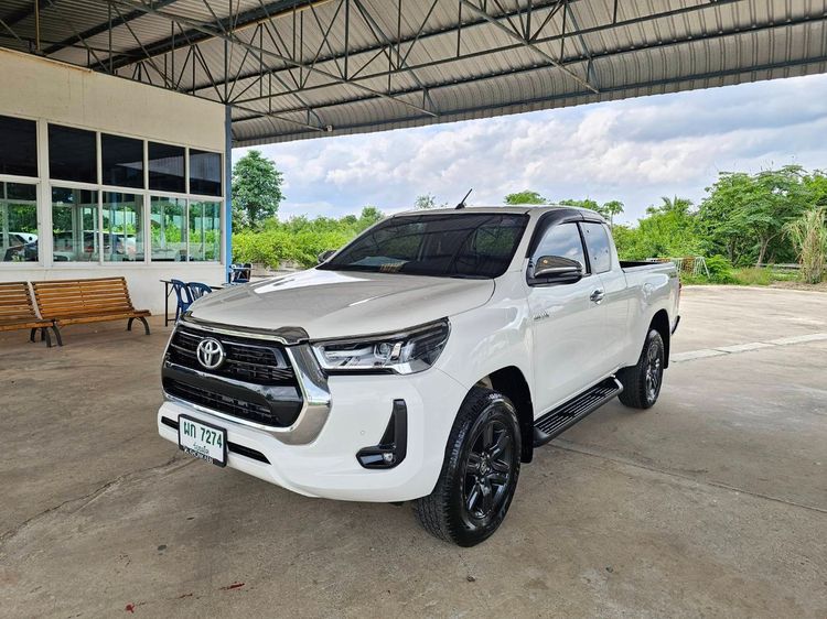 รถ Toyota Hilux Revo Smart Cab 2.4 Mid Prerunner สี ขาว