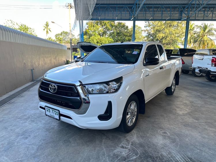 รถ Toyota Hilux Revo Smart Cab 2.4 Entry Z Edition สี ขาว