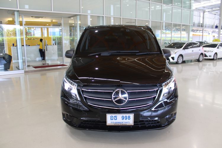 Mercedes-Benz V-Class 2023 Vito Van ดีเซล ไม่ติดแก๊ส เกียร์อัตโนมัติ ดำ รูปที่ 2