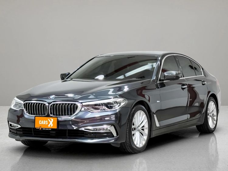 รถ BMW Series 5 520d สี เทา