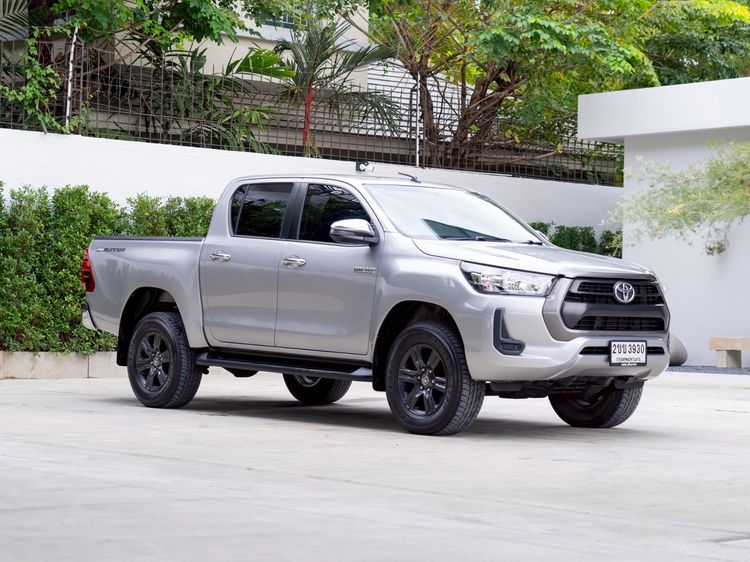 รถ Toyota Hilux Revo Double Cab 2.4 Entry Prerunner สี บรอนซ์เงิน