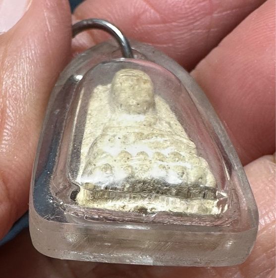 ล.ป.ทวด เนื้อขาว พระพอมีอายุความเก่าเลี่ยมเดิม ไม่ทราบที่ รูปที่ 5