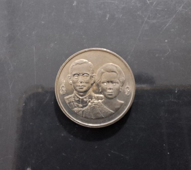 เหรียญ 2 บาท ที่ระลึก 50 ปี ธนาคารแห่งประเทศไทย รูปที่ 3