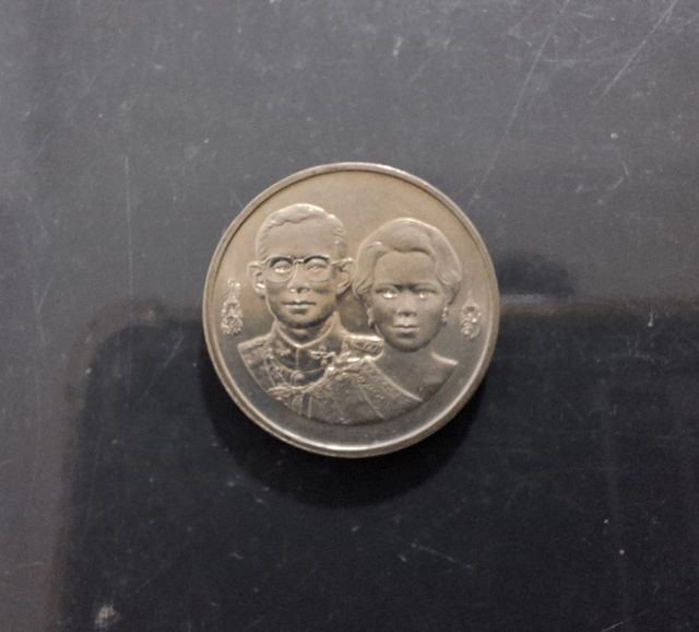 เหรียญ 2 บาท ที่ระลึก 50 ปี ธนาคารแห่งประเทศไทย รูปที่ 4