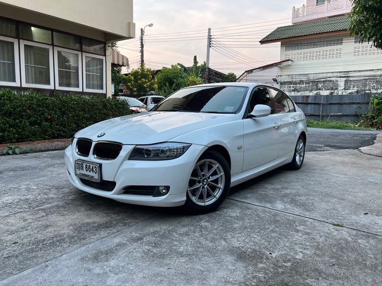 รถ BMW Series 3 318i สี ขาว
