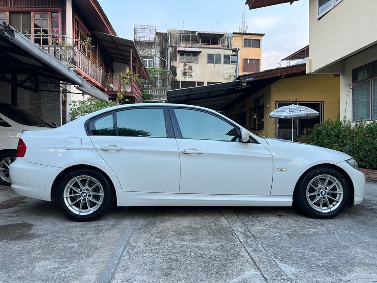 BMW Series 3 2011 318i Sedan เบนซิน ไม่ติดแก๊ส เกียร์อัตโนมัติ ขาว รูปที่ 4
